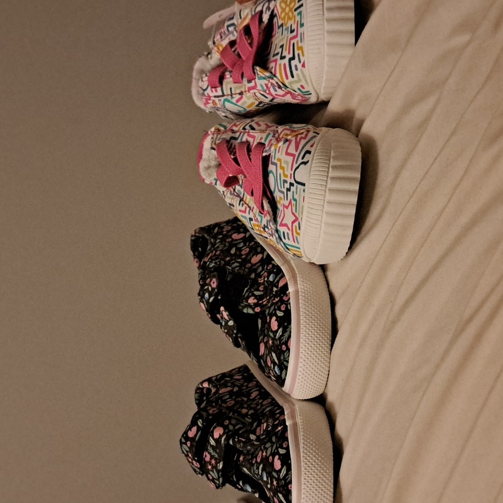 2 pairs of Wonder Nation shoes size 8 toddler